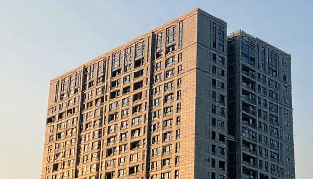 工业级连接器:稳压技术应用与维护建议